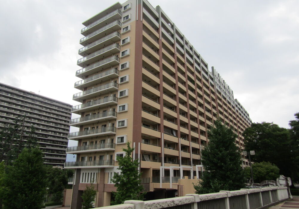 北西側から外観